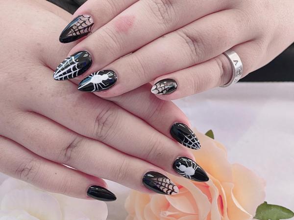 Colney Nails